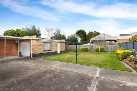 Property photo of 24 Fosters Road Keilor Park VIC 3042