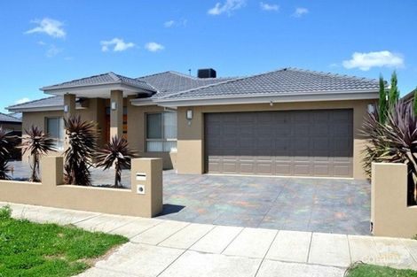 4 Boldrewood Pl, Lynbrook, VIC 3975