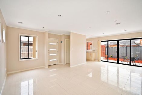 Property photo of 2/31 Lowson Street Fawkner VIC 3060