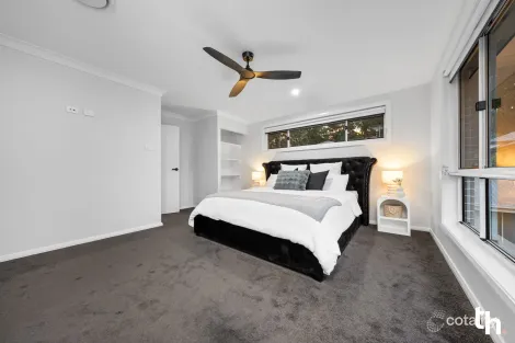 Property photo of 10 Aber Crescent Cameron Park NSW 2285