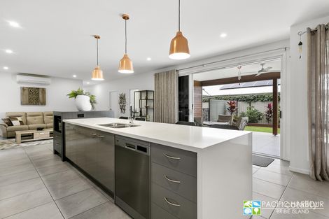 14 Honeymyrtle St, Banksia Beach, QLD 4507