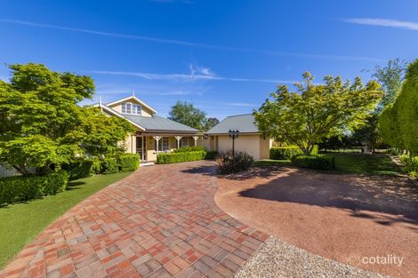 Property photo of 14 Freestone Crescent Jerrabomberra NSW 2619