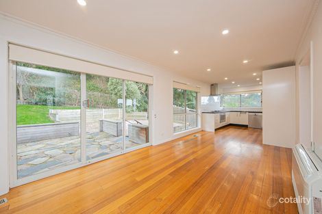 Property photo of 16 Queens Court Berwick VIC 3806