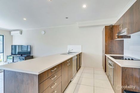 Property photo of 2/44 Careel Close Helensvale QLD 4212