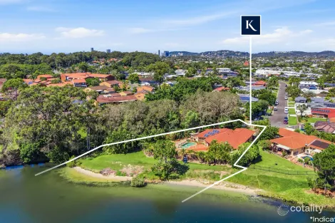 Property photo of 2 Beaconsfield Drive Burleigh Waters QLD 4220