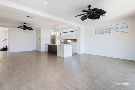Property photo of 2 Northwater Drive Hope Island QLD 4212
