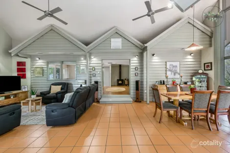 Property photo of 4 Rebecca Court Maiden Gully VIC 3551