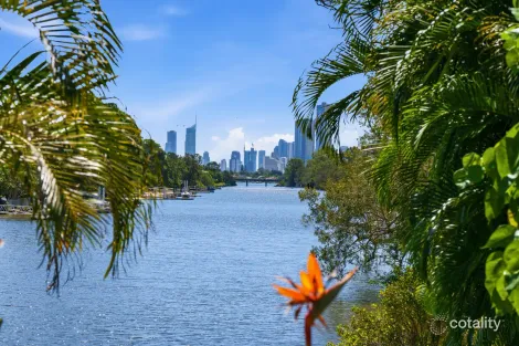 Property photo of 2 Beaconsfield Drive Burleigh Waters QLD 4220