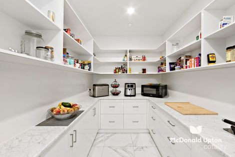 Property photo of 29 Bournian Avenue Strathmore VIC 3041