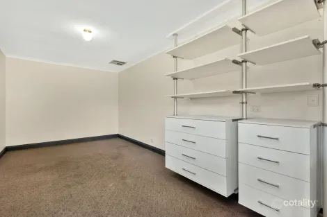 Property photo of 4 Fatchen Close Evanston Park SA 5116