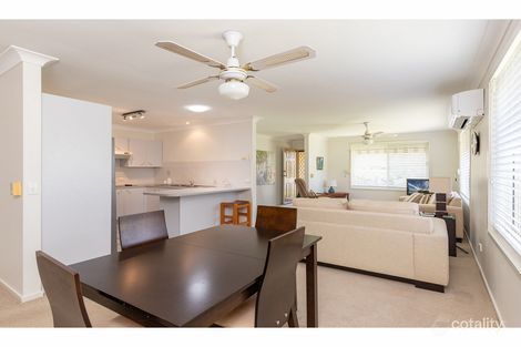 2/60 Hind Ave, Forster, NSW 2428