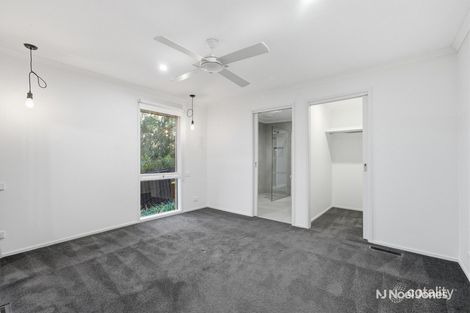 Property photo of 31 Wyuna Walk Mooroolbark VIC 3138