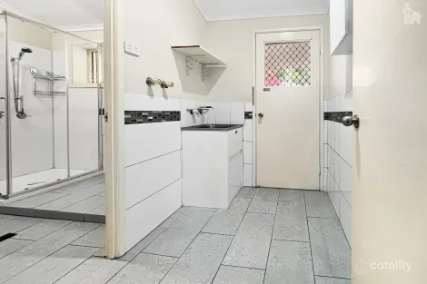 Property photo of 20 Windsor Way Urraween QLD 4655