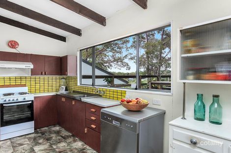 Property photo of 27 Aldinga Drive Wamberal NSW 2260