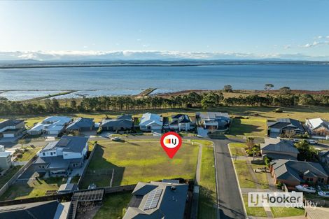 Property photo of 39 Eagle Bay Terrace Paynesville VIC 3880