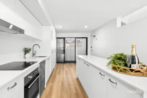 16/120 Sydney St, New Farm, QLD 4005