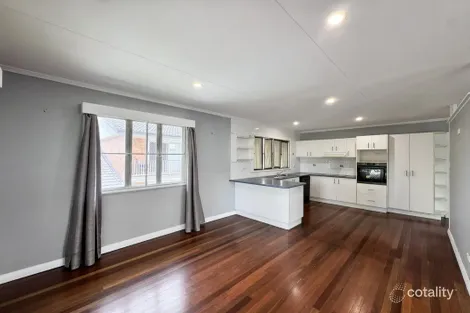 Property photo of 286 John Street Maryborough QLD 4650