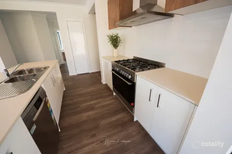 Property photo of 40 Argant Loop Sunbury VIC 3429