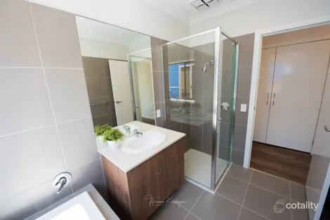 Property photo of 40 Argant Loop Sunbury VIC 3429