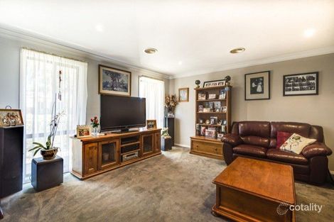 Property photo of 4 Clancy Crescent Carrum Downs VIC 3201