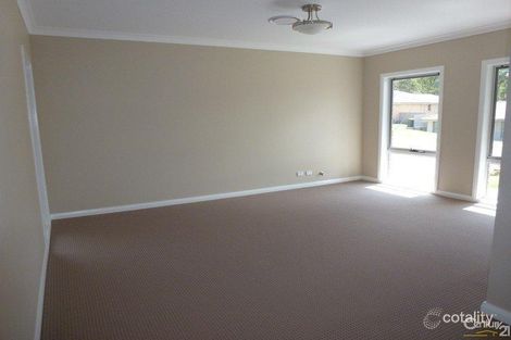 Property photo of 7 Graysynd Circuit Cameron Park NSW 2285