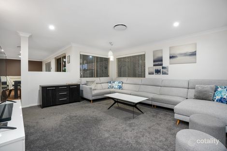 Property photo of 8 Lucinda Close Sinnamon Park QLD 4073