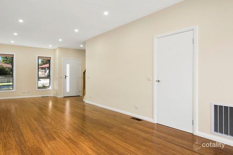 Property photo of 1/16 Oban Close Endeavour Hills VIC 3802