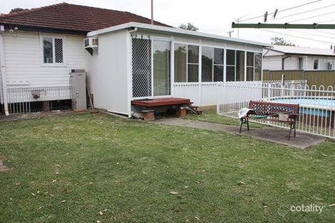 Property photo of 31 Aitape Crescent Whalan NSW 2770