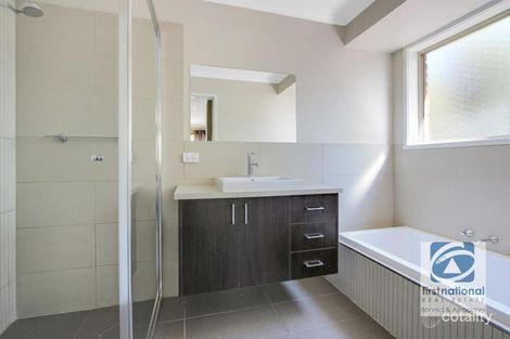 Property photo of 8 David Place West Wodonga VIC 3690