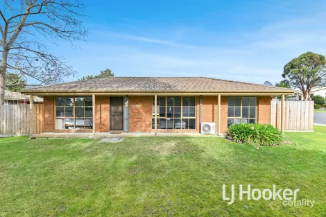 Property photo of 56 Duncan Drive Pakenham VIC 3810