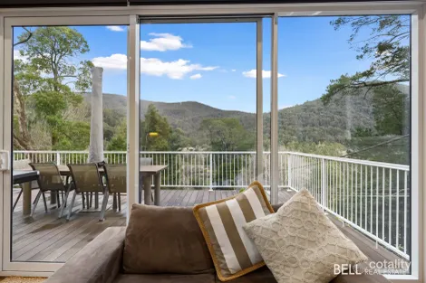 2 Waterloo Ave, Warburton, VIC 3799