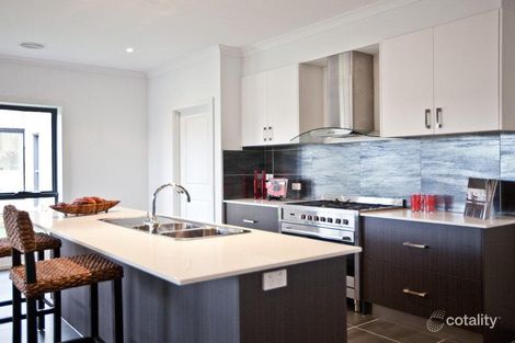 Property photo of 4 Ottelia Street Cranbourne North VIC 3977