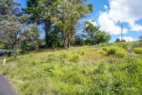 18 Railway Pde, Wentworth Falls, NSW 2782