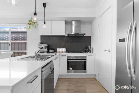 Property photo of 12 Bindarri Grove Botanic Ridge VIC 3977