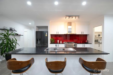 Property photo of 34 Pembroke Crescent Derrimut VIC 3026