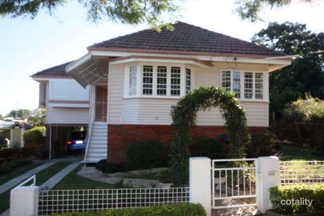 18 Stamford St, Yeerongpilly, QLD 4105