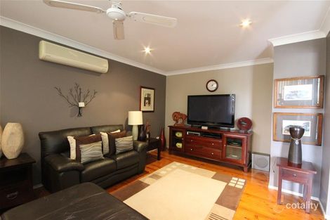 Property photo of 33 Yeramba Road Summerland Point NSW 2259