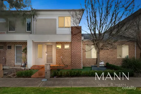 Property photo of 10 Ryrie Grove Wollert VIC 3750