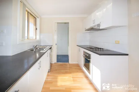 Property photo of 2 Hardy Crescent Mudgee NSW 2850