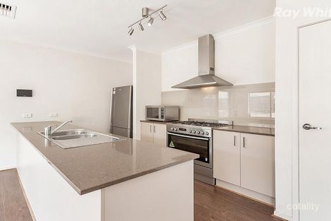 Property photo of 13 Popple Avenue South Morang VIC 3752