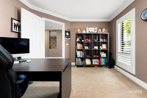 Property photo of 2 Mulwala Court Manor Lakes VIC 3024