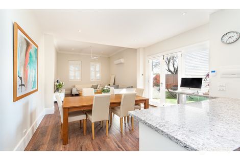 Property photo of 2/430 Smollett Street Albury NSW 2640