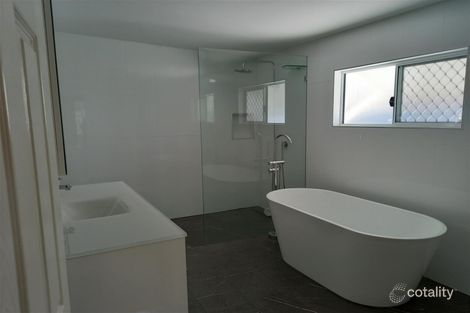 Property photo of 205 Wynnum Esplanade Wynnum QLD 4178