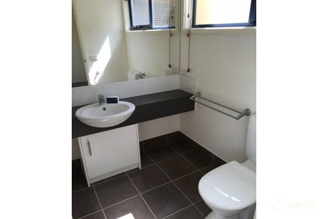 Property photo of 2A Frearson Walk Kensington VIC 3031