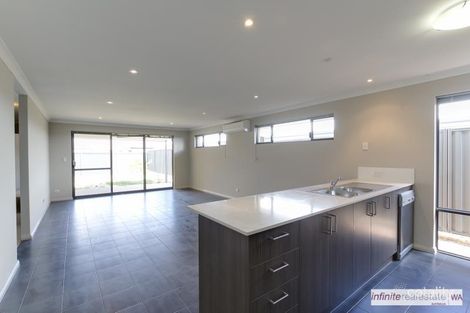 Property photo of 23 Gladstonbury Parade Baldivis WA 6171