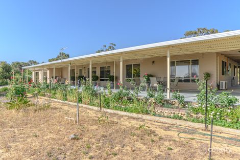 Property photo of 40 Ocean Place Nilgen WA 6044