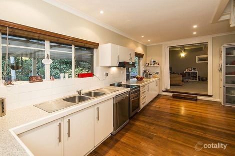 Property photo of 52 Basildon Road Lesmurdie WA 6076
