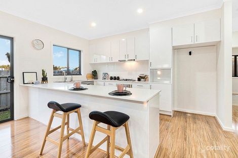 Property photo of 2/77 Springfield Crescent Hampton Park VIC 3976