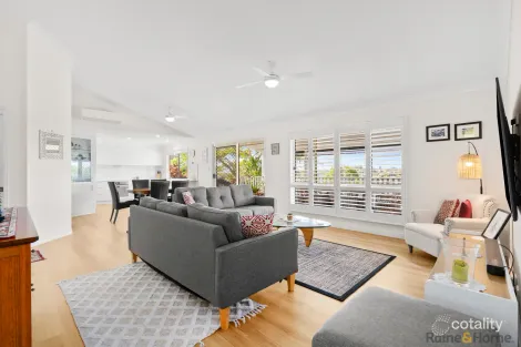 13 Tyrone Tce, Banora Point, NSW 2486