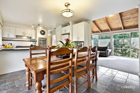 Property photo of 21 Booth Court Eltham VIC 3095